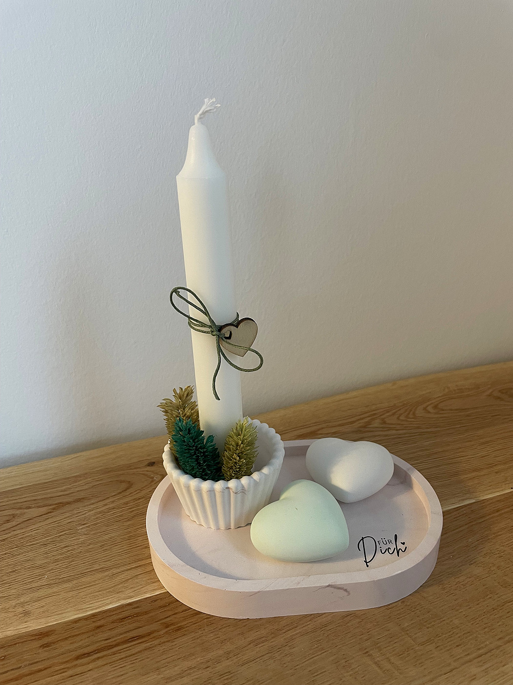 Tablett mit Kerze u Herzen